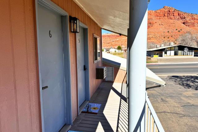 Travelers Motel — photo 9