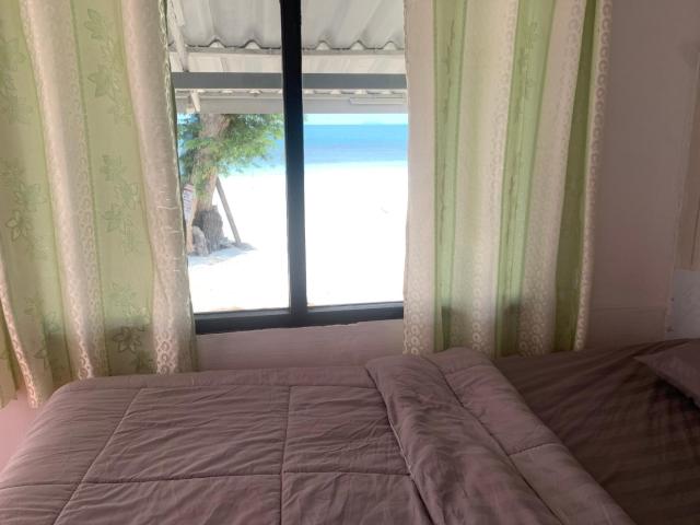 Koh Samed Lungdam Hutbeach เกาะเสม็ดลุงดำฮัทบีช — photo 13