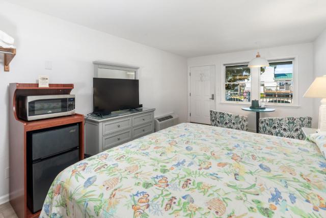 The Ocracoke Harbor Inn — photo 21