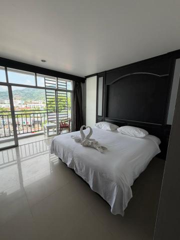 Little Patong Hotel & Restaurant — photo 1