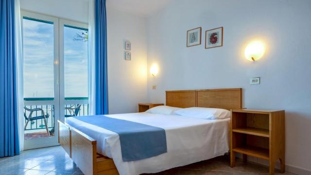 Network Forio ischia 4 stelle promo random pensione completa con bevande — photo 1