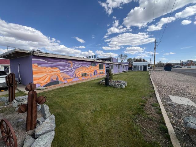 Purple Sage Motel — photo 9