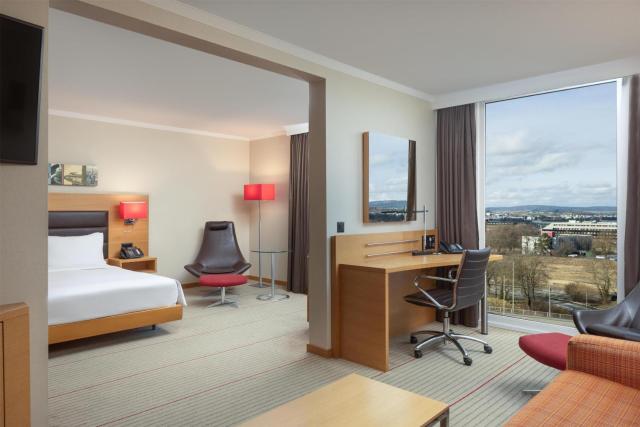 Hilton Zurich Airport — photo 2