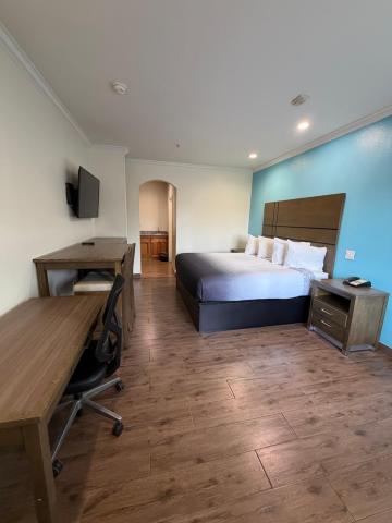Crystal Inn & Suites IAH Humble — photo 4