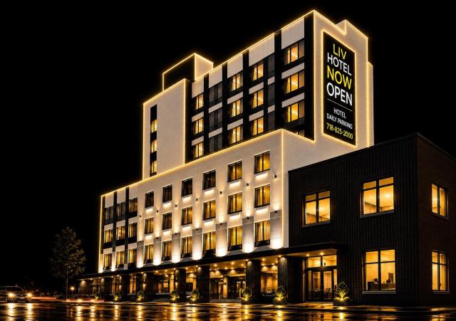 LIV Hotel Bronx - Newly Built — photo 1