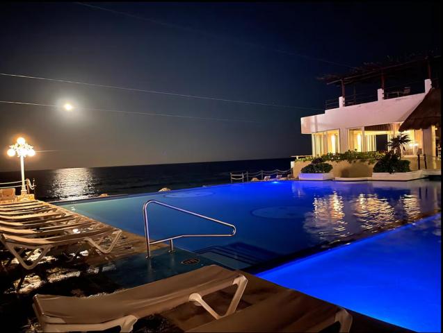 Caribbean View at Cancun Plaza Beachfront Condos — photo 22