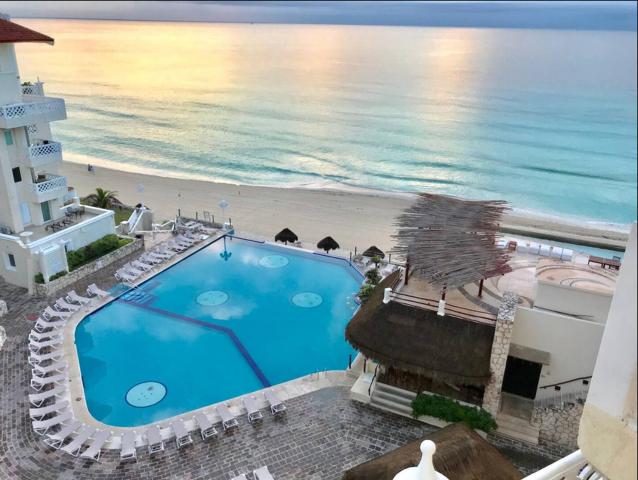 Caribbean View at Cancun Plaza Beachfront Condos — photo 20