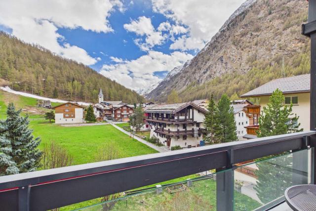 Suite with Mountain View near Saas-Fee — photo 17