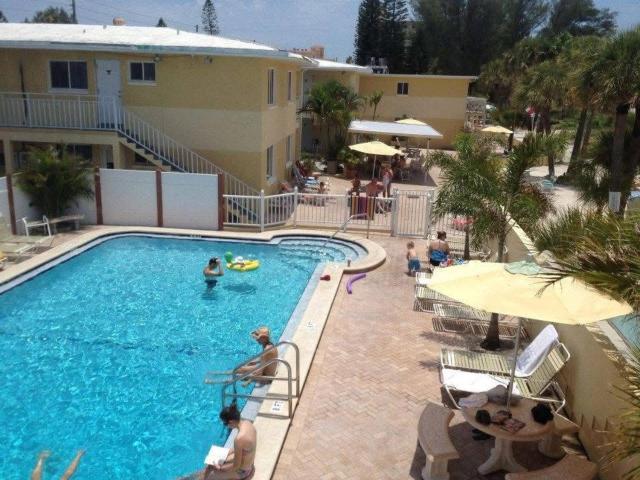 Birdsong Gulf Front Beach Suites — photo 11