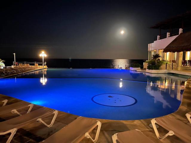 Caribbean View at Cancun Plaza Beachfront Condos — photo 9