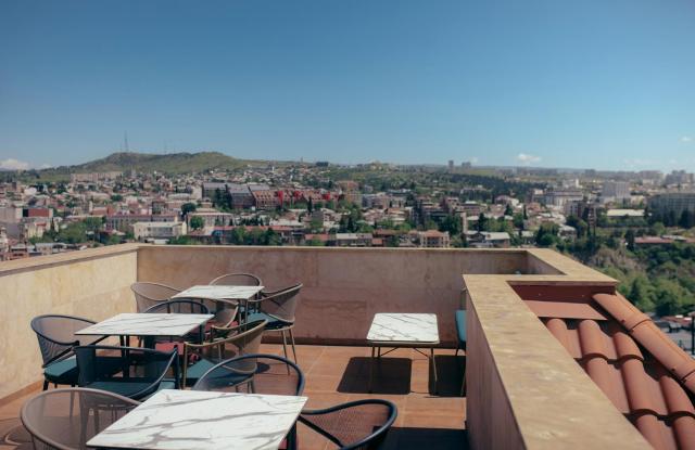 King Tamar Hotel By Luxuria Hotels — photo 24