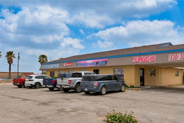 Champions Inn and Cafe — photo 17