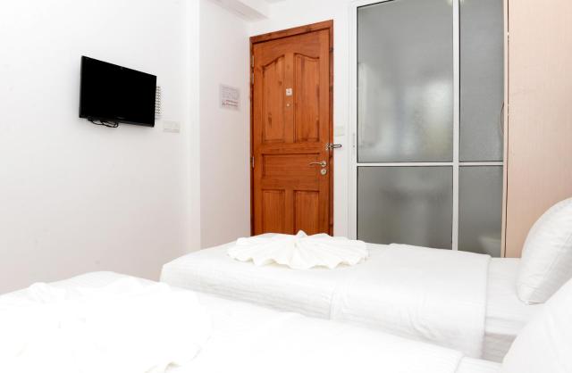 Express Inn — photo 18