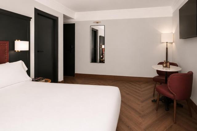 Honest Granada Hotel — photo 24