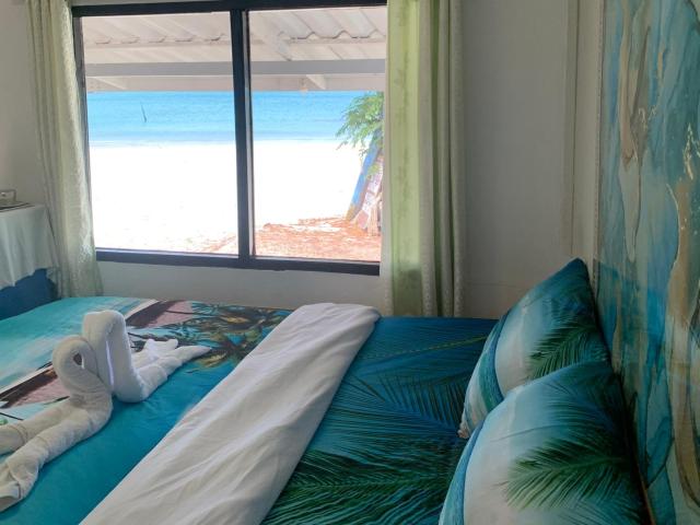 Koh Samed Lungdam Hutbeach เกาะเสม็ดลุงดำฮัทบีช — photo 12