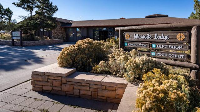 Maswik Lodge - Inside the Park — photo 9