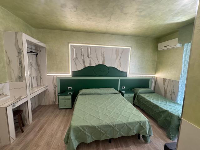 Hotel Iris — photo 12