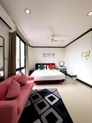 Kata Beachwalk Hotel and Bungalows — photo 19