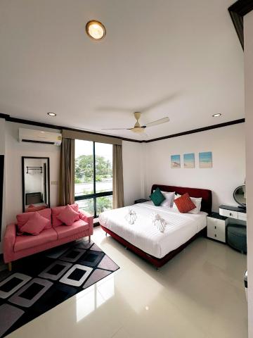 Kata Beachwalk Hotel and Bungalows — photo 9