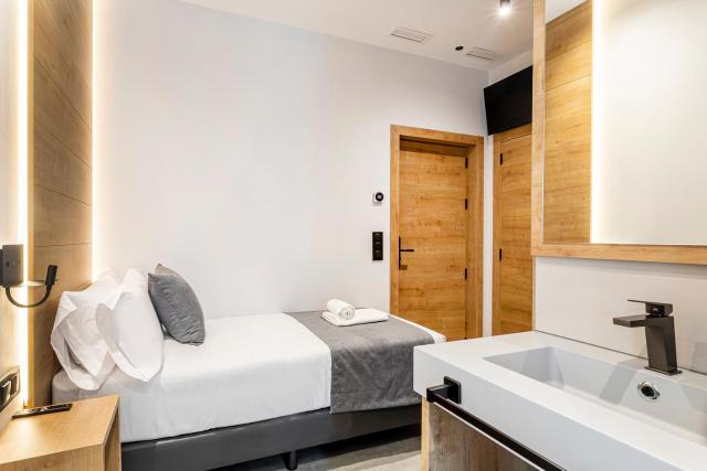 Nalu Ruzafa Boutique Rooms — photo 18