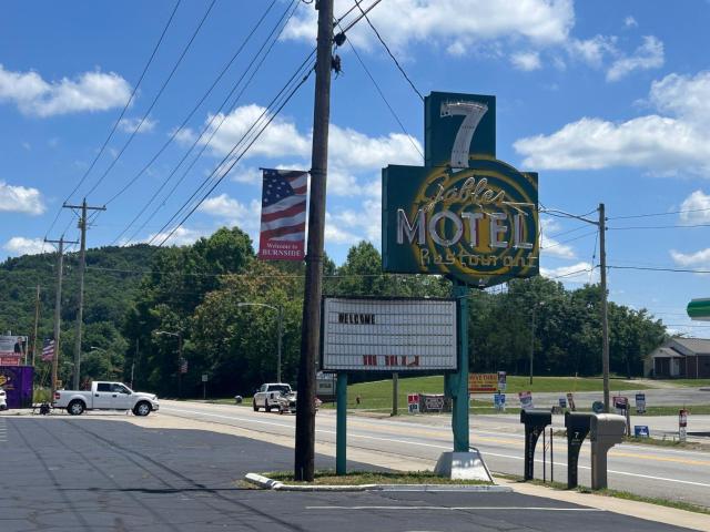 7 Gables Motel — photo 7