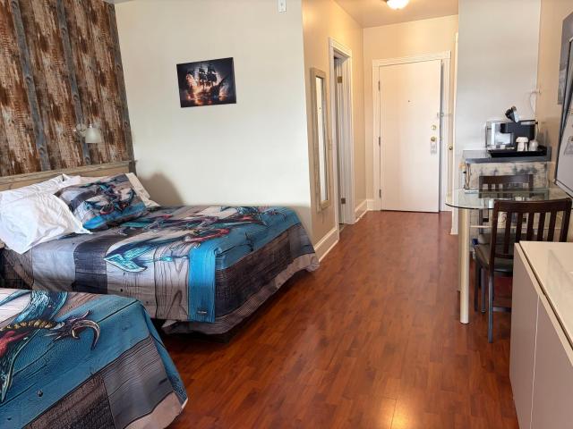 Shoreline Suites — photo 9