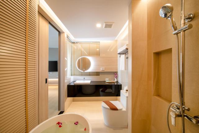C & N Hotel Patong, Phuket — photo 22