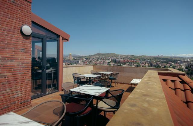 King Tamar Hotel By Luxuria Hotels — photo 13