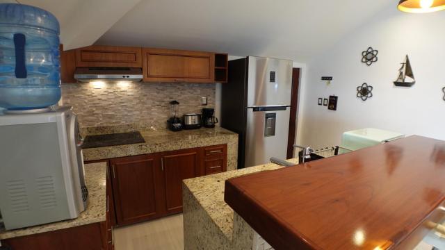 Bartolome Oceanfront Suites — photo 18