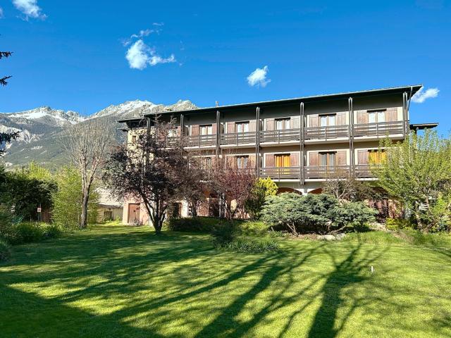 Superior Double Room with Balcony Garden View — Hôtel Lacour