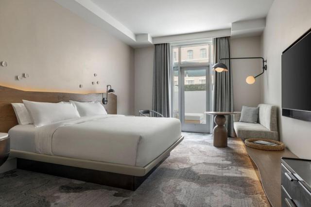 The Limited Hotel — photo 16
