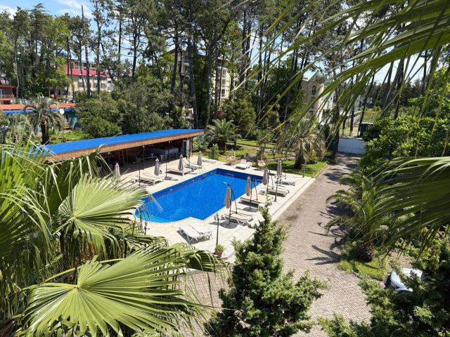 Claude Monet beach hotel — photo 4