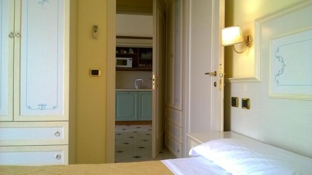 Residence Record — photo 11