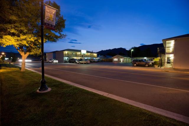 Mull's Midway Motel — photo 12