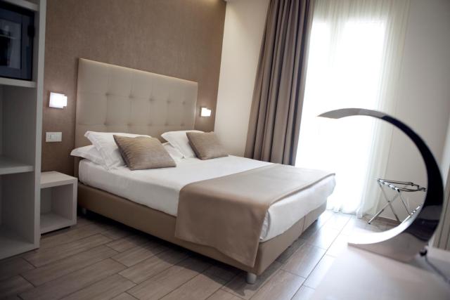 L'Hotel — photo 13