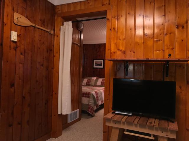 Cedar Ridge Cabins — photo 17