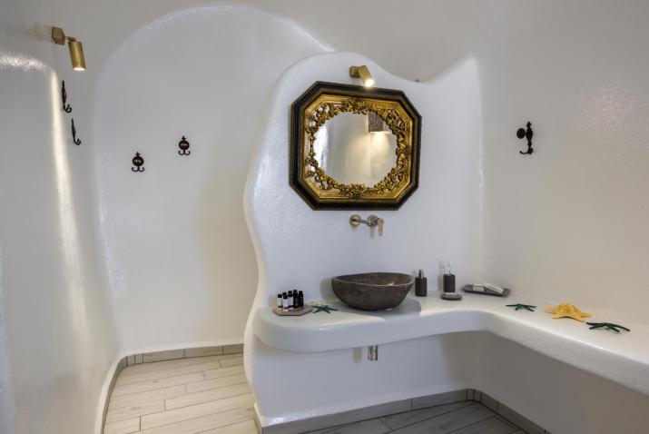 Fira Deep Blue Suites