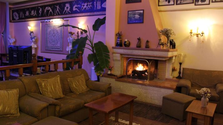 Hotel Kosta Famissi
