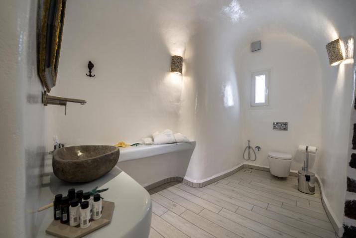Fira Deep Blue Suites