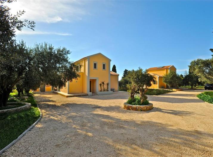 Elaia Villas