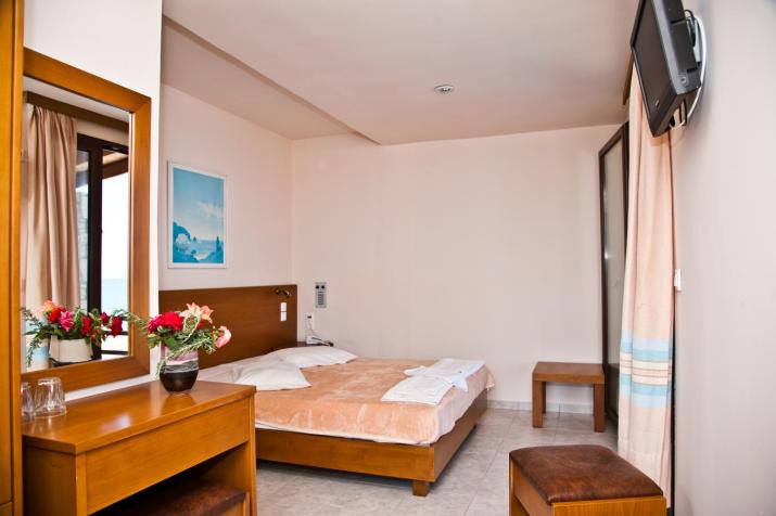Ekavi Hotel