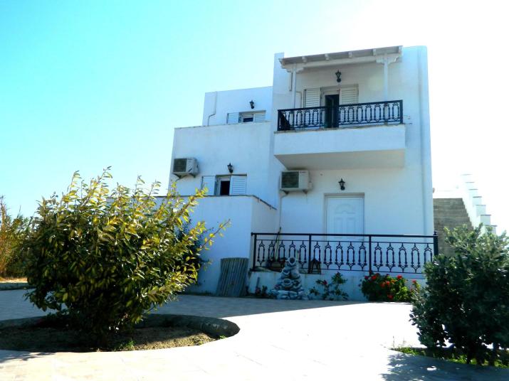 Sophi's L Studios & Apartments