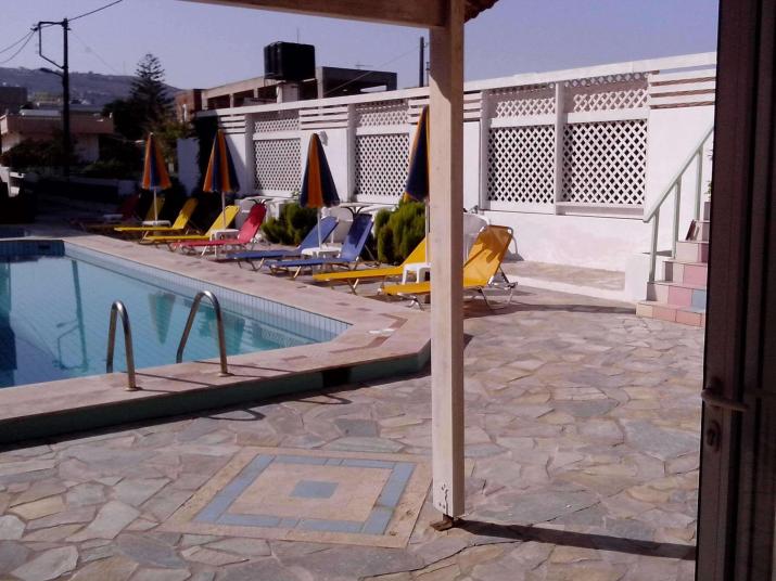 Haris Apartments