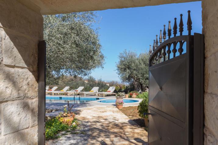 Vederi Estate