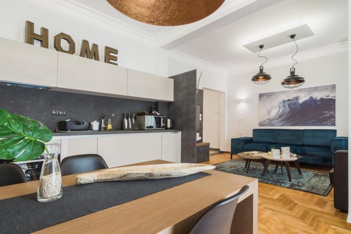 Acropolis Executive Suite