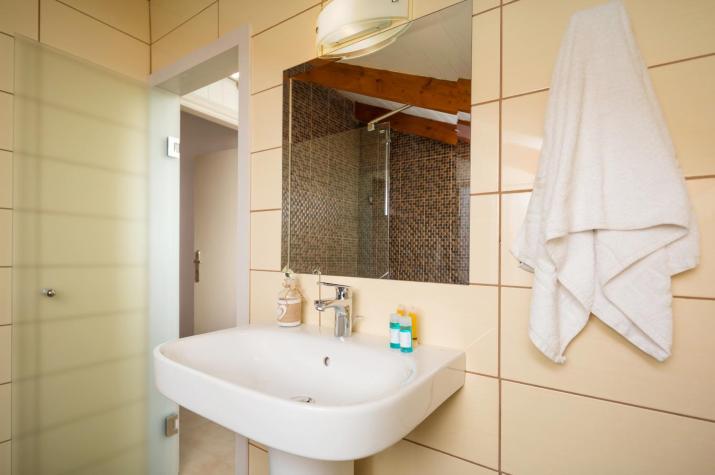 MARE BLU STUDIOS & SUITES