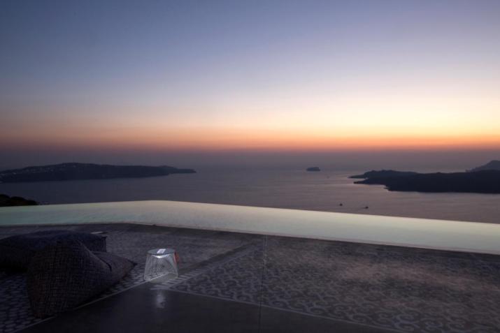 Erosantorini Estate