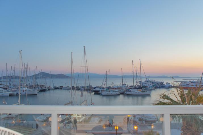 Naxos Riviera Suites