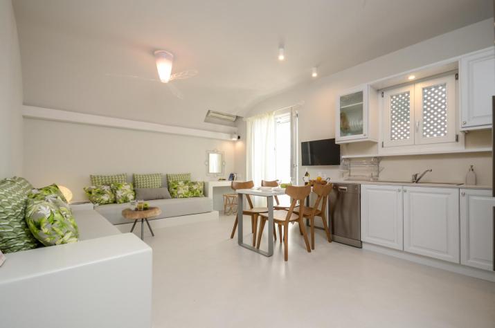 Antony Suites (Adults Only)