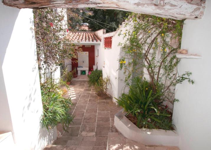Rallou House Hydra